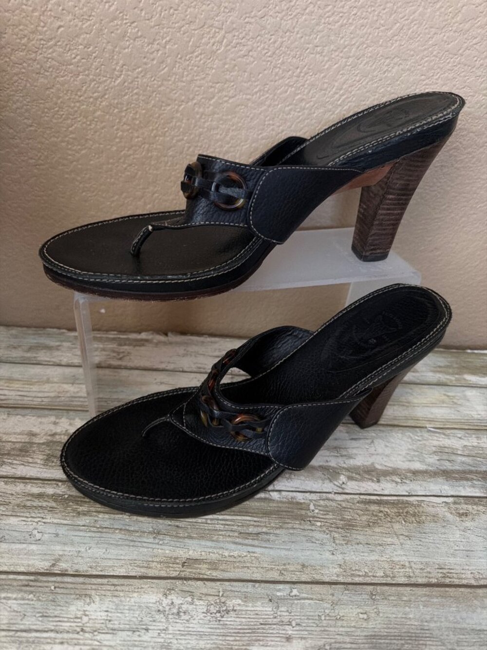 Frye Black Leather Thong Sandals Tortoise Chain Detail Women’s Sz 9 Pre-owned - Picture 2 of 14